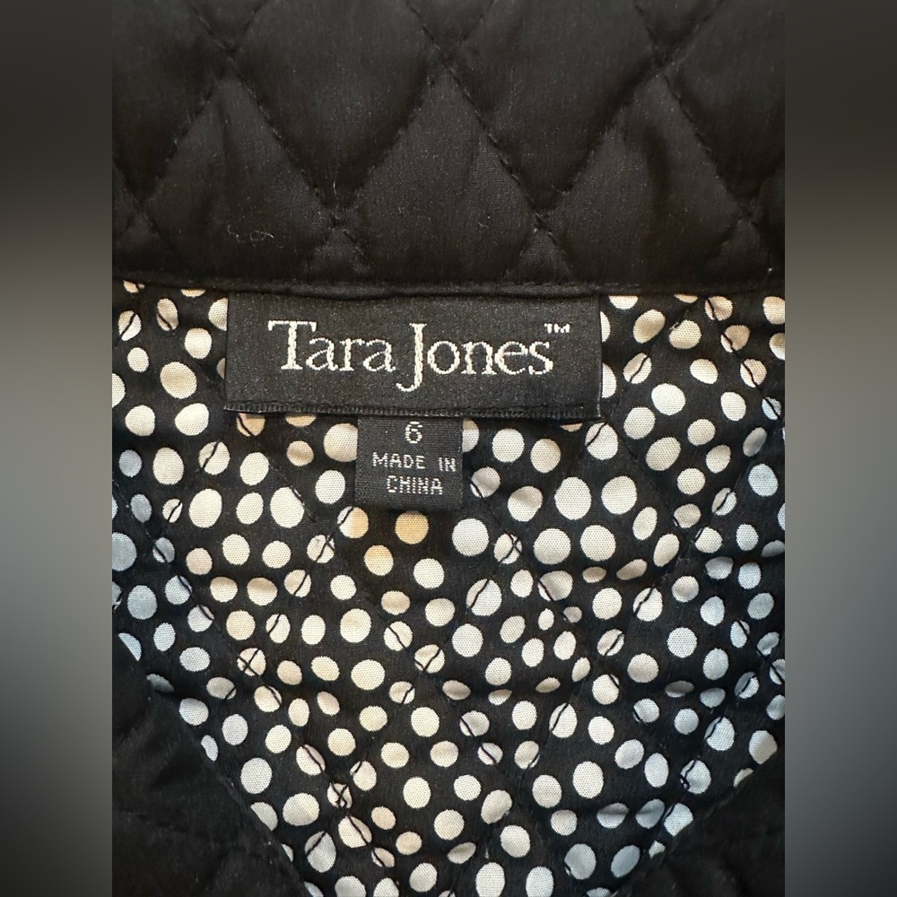 Tara Jones Black Quilted Jacket Polka Dot Lining Classic Chic Lightweight Coat - Picture 5 of 14